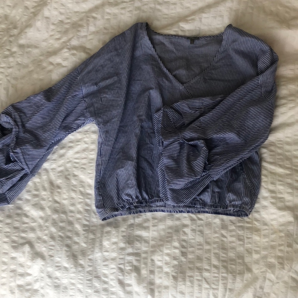 Pin Strip Linen Detailed Sleeve Top